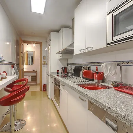 1139 - Center Modern 300 Meter Beach *
